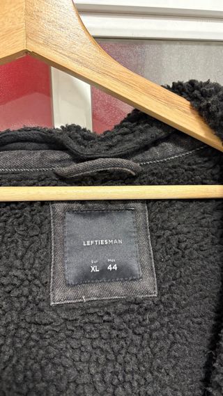 Chaqueta vaquera negra con forro