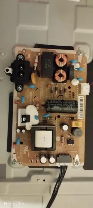 Despiece TV LG 32LQ570B6LA Pantalla Rota