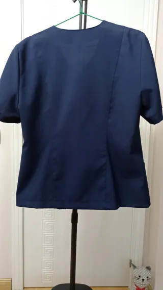 Casaca azul marino manga corta