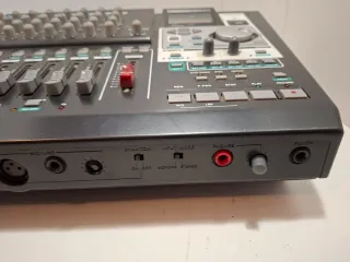 Registratore Multitraccia Tascam DP-01FX/CD