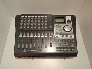 Registratore Multitraccia Tascam DP-01FX/CD