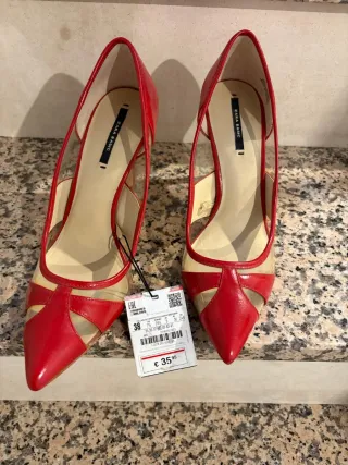 Zapatos de tacón Zara rojos