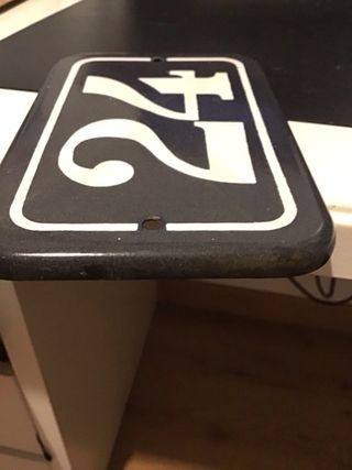 Placa número 24 antigua