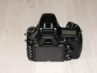 Cámara Nikon D750 (solo 21.944 disparos)