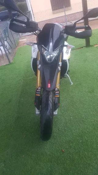 Moto Aprilia Dorsoduro 750 ABS