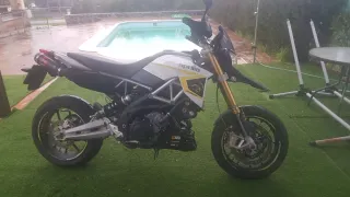 Moto Aprilia Dorsoduro 750 ABS