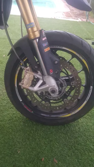 Moto Aprilia Dorsoduro 750 ABS