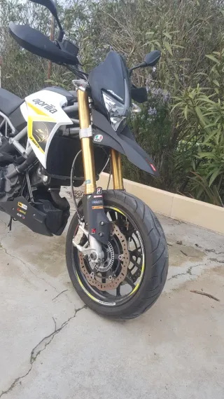 Moto Aprilia Dorsoduro 750 ABS