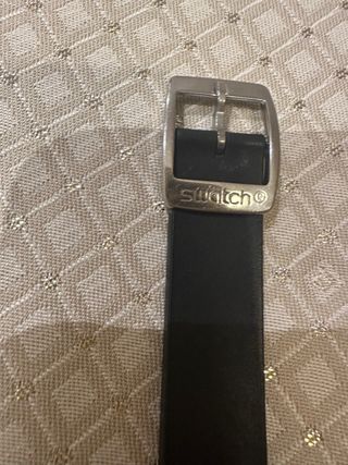 Reloj Swatch Negro y Plateado