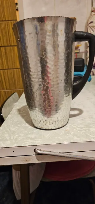 Jarra Vintage de aluminio.