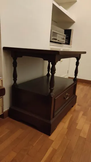 Mesa auxiliar madera maciza con cajón