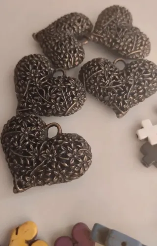 Lote abalorios corazón, oso, cruz sin estrenar