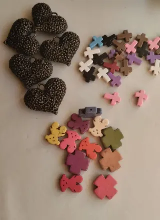 Lote abalorios corazón, oso, cruz sin estrenar