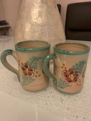 Lote 2 jarras cerámica pintadas a mano