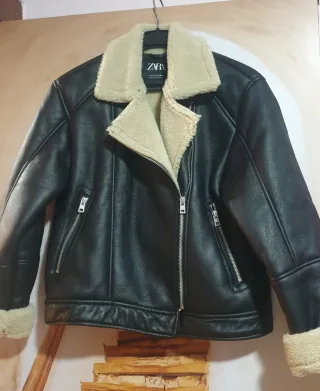 Chaqueta Zara efecto piel forrada