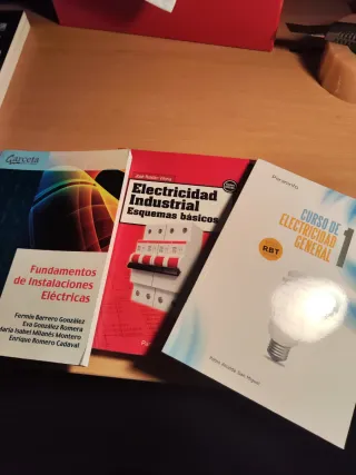 Tres libros de electricidad