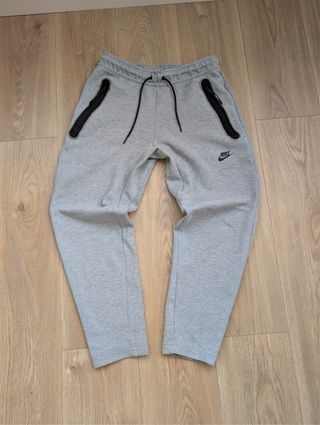 Pantalón chándal Nike gris