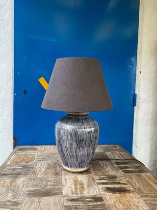 Lámpara de mesa cerámica diseño abstracto