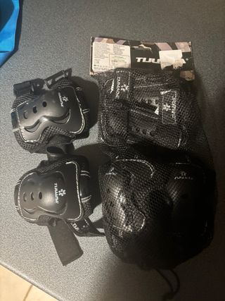 Patines en línea rojos y kit