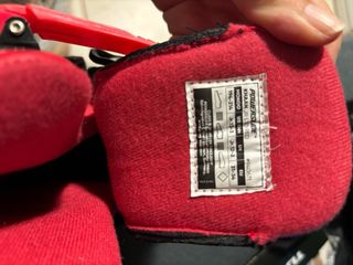 Patines en línea rojos y kit