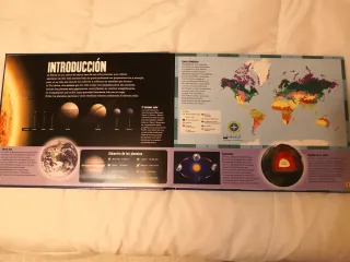 Atlas del mundo con mapas animados