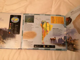 Atlas del mundo con mapas animados