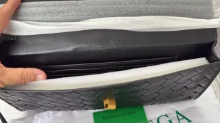 Bottega Veneta Clutch Negro Intrecciato