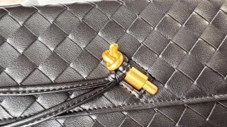 Bottega Veneta Clutch Negro Intrecciato