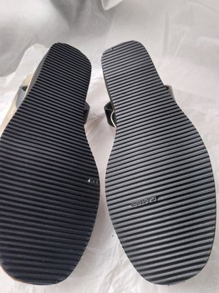 Abarca Menorquina. Brillo Negro. Cuña. Talla 40