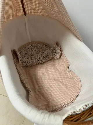 Moisés de bambú natural para muñecas