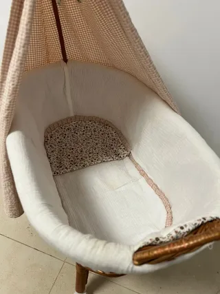 Moisés de bambú natural para muñecas