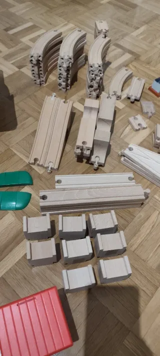 Tren de madera y accesorios