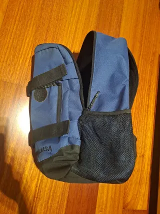 Mochila DC Shoes Azul y Negra