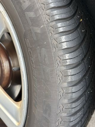 4 Neumáticos Pirelli 4 estaciones 235/55/19 105W