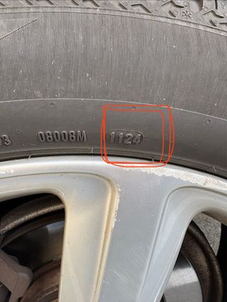 4 Neumáticos Pirelli 4 estaciones 235/55/19 105W