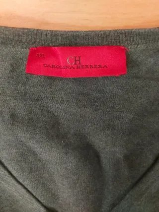 Jersey pico verde Carolina Herrera