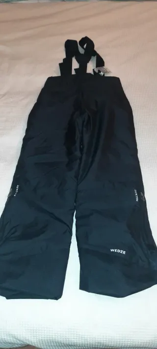 Pantalón niño nieve con etiqueta puesta