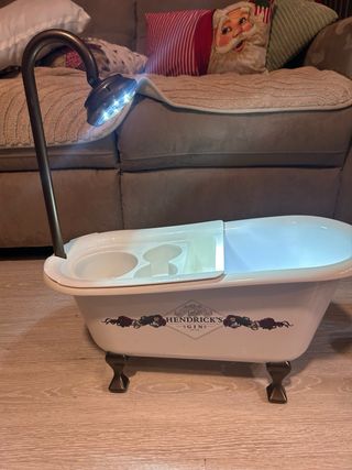 PORTA GHIACCIO GIN HENDRICK’S VASCA BAGNO LUMINOSA