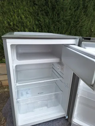 Nevera pequeña Candy plateada