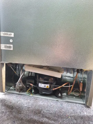 Nevera pequeña Candy plateada