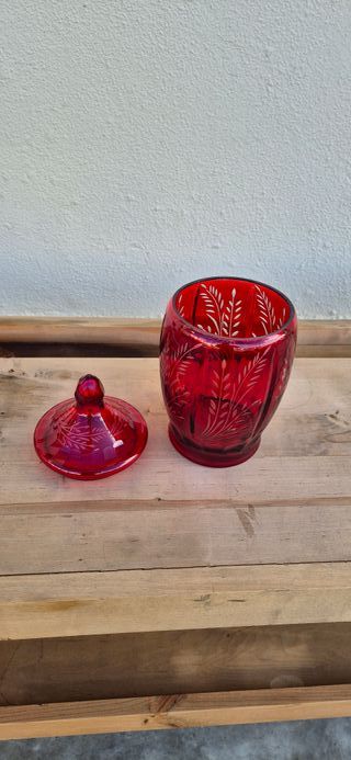 Bomboneira de Vidro Vermelho Gravado