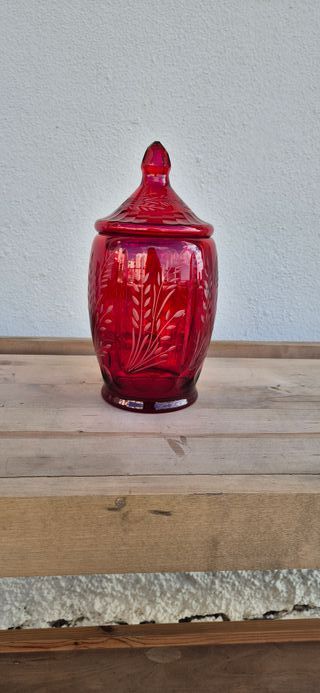 Bomboneira de Vidro Vermelho Gravado