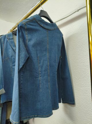 Chaqueta vaquera premamá con cremallera