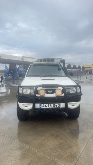 Nissan Terrano II 2000