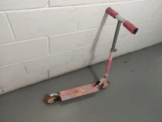 Patinete Hello Kitty rosa