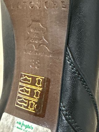 Botas de piel negras con hebilla