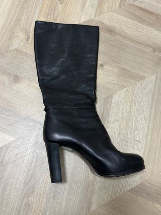 Botas de piel negras con hebilla