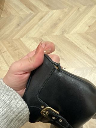 Botas de piel negras con hebilla