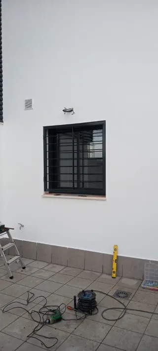 Balconeras y rejas metálicas a medida