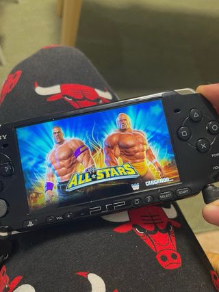 Sony PSP 3004 ( Slim & Lite) + Memory stick 4gb